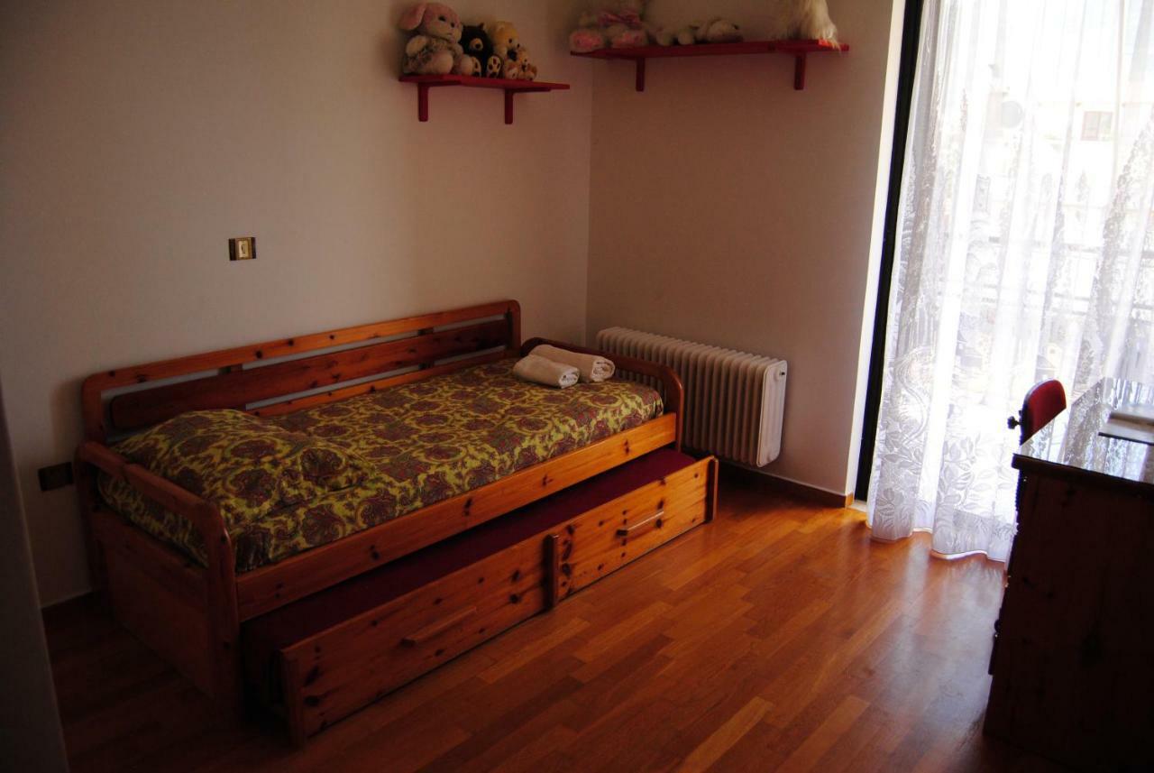 Apartment By The Beach Kalamata Exterior foto