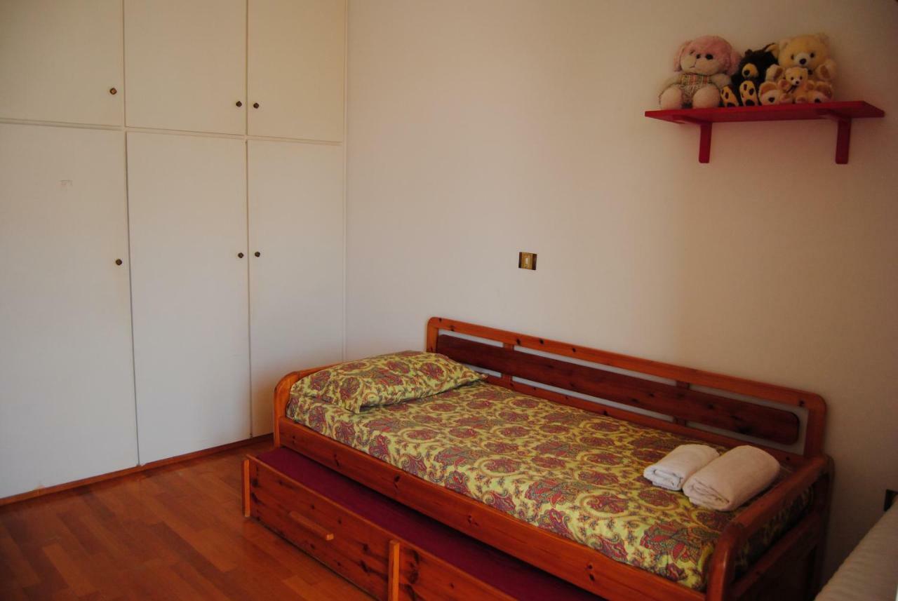 Apartment By The Beach Kalamata Exterior foto